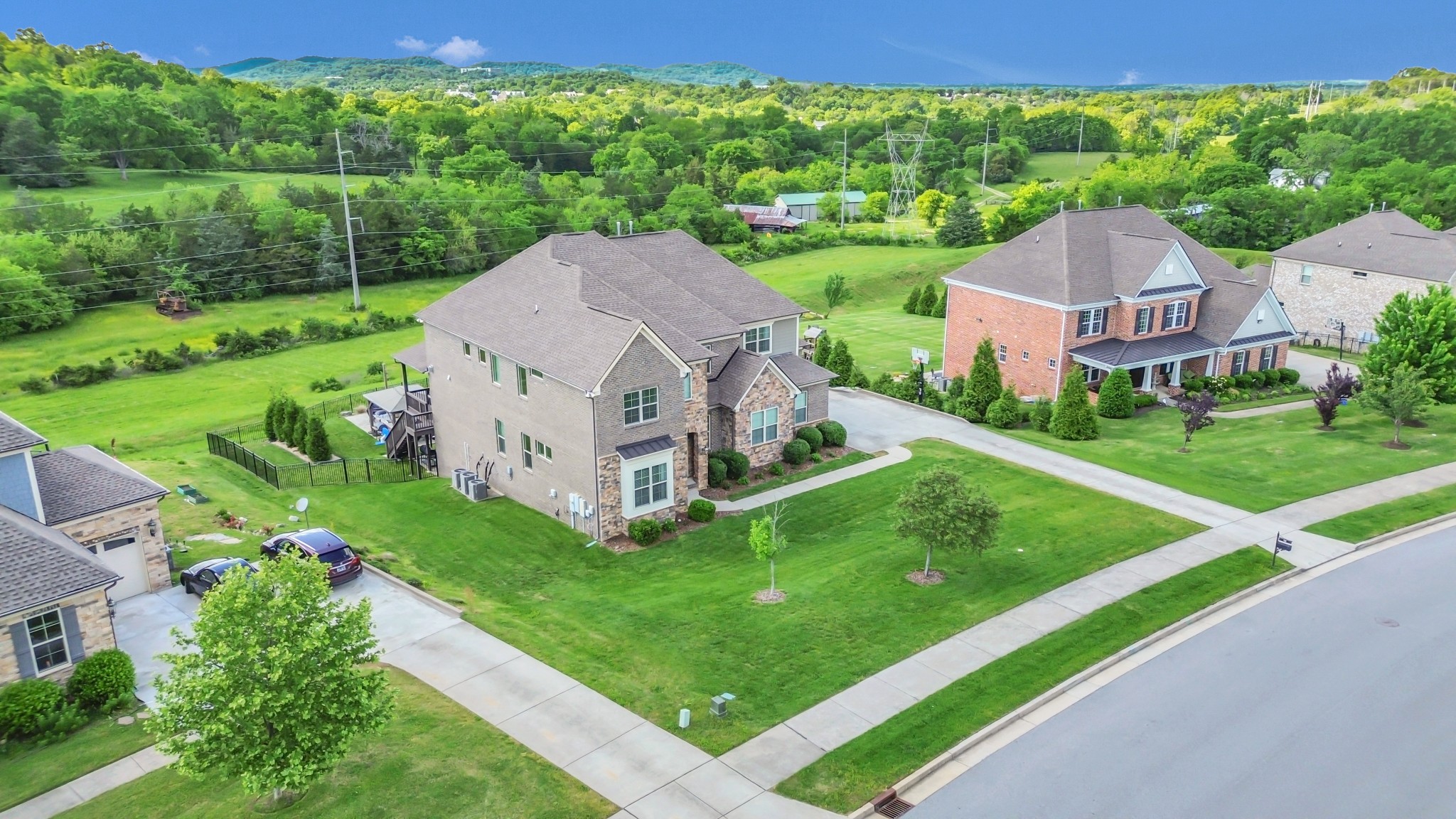 Brentwood, Tennessee 37027, United States, 6 Bedrooms Bedrooms, ,6 BathroomsBathrooms,Residential,Pending,127792