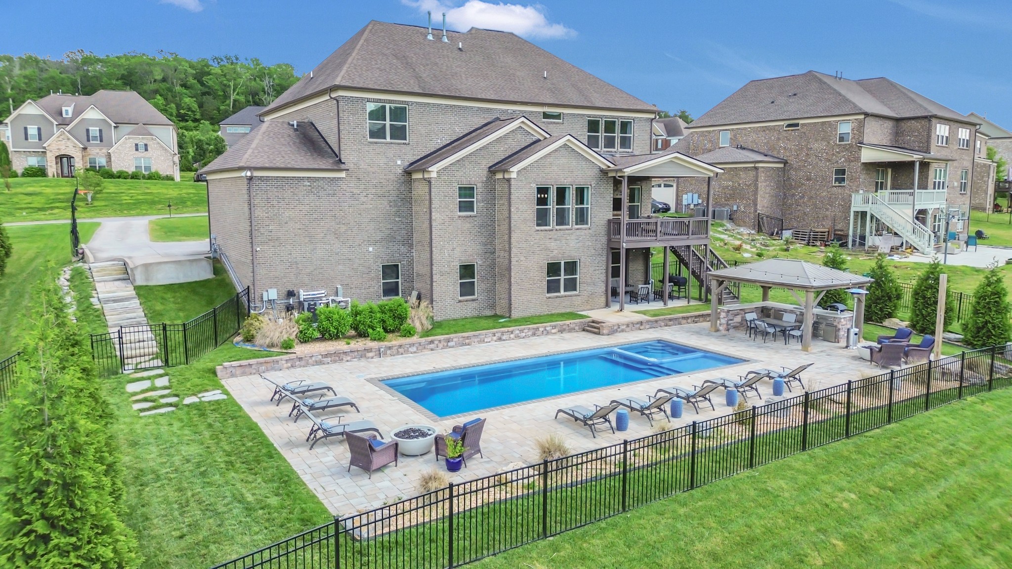 Brentwood, Tennessee 37027, United States, 6 Bedrooms Bedrooms, ,6 BathroomsBathrooms,Residential,Pending,127792