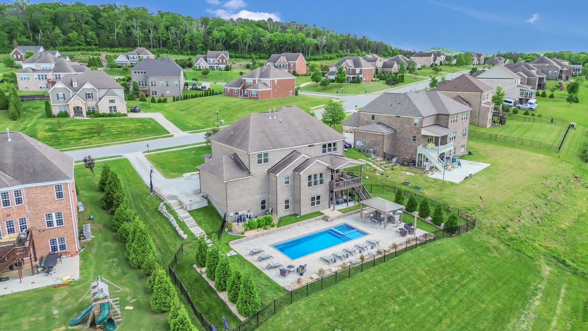 Brentwood, Tennessee 37027, United States, 6 Bedrooms Bedrooms, ,6 BathroomsBathrooms,Residential,Pending,127792