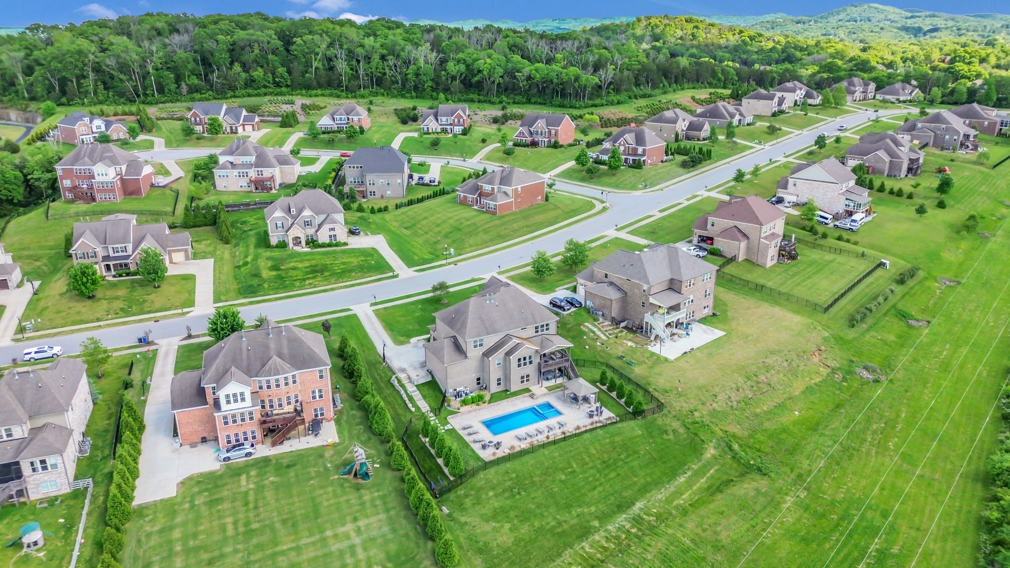 Brentwood, Tennessee 37027, United States, 6 Bedrooms Bedrooms, ,6 BathroomsBathrooms,Residential,Pending,127792