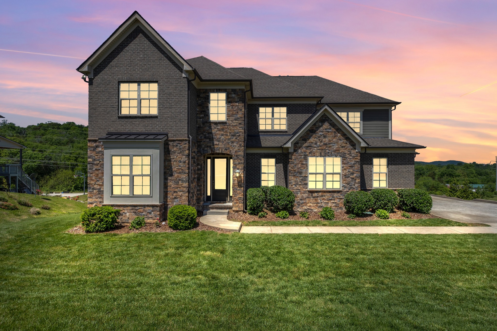 Brentwood, Tennessee 37027, United States, 6 Bedrooms Bedrooms, ,6 BathroomsBathrooms,Residential,Pending,127792