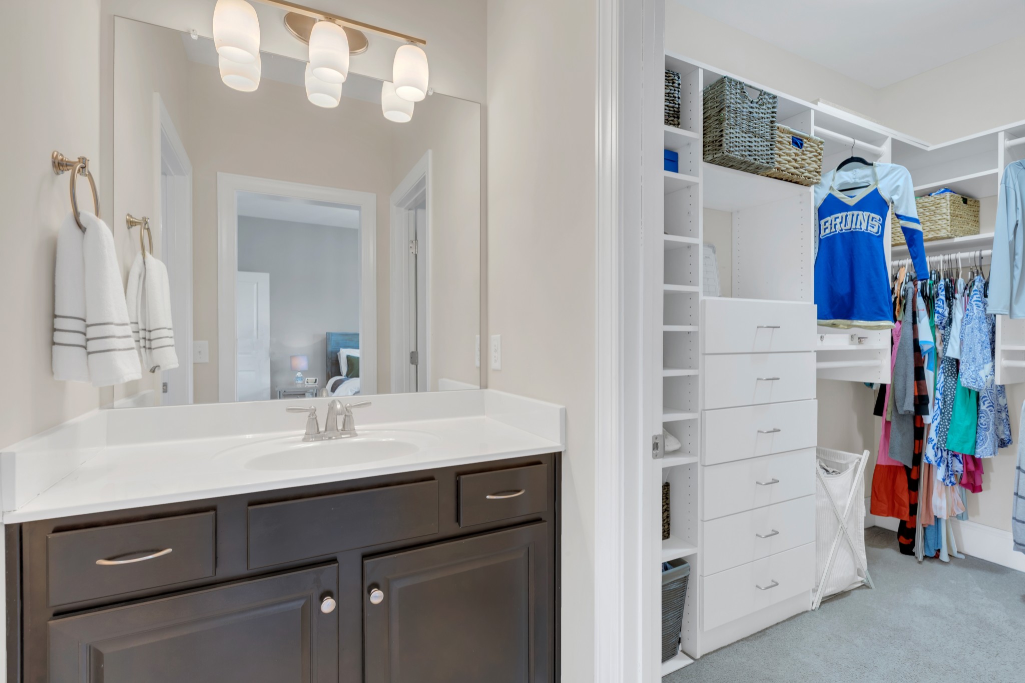 Brentwood, Tennessee 37027, United States, 6 Bedrooms Bedrooms, ,6 BathroomsBathrooms,Residential,Pending,127792