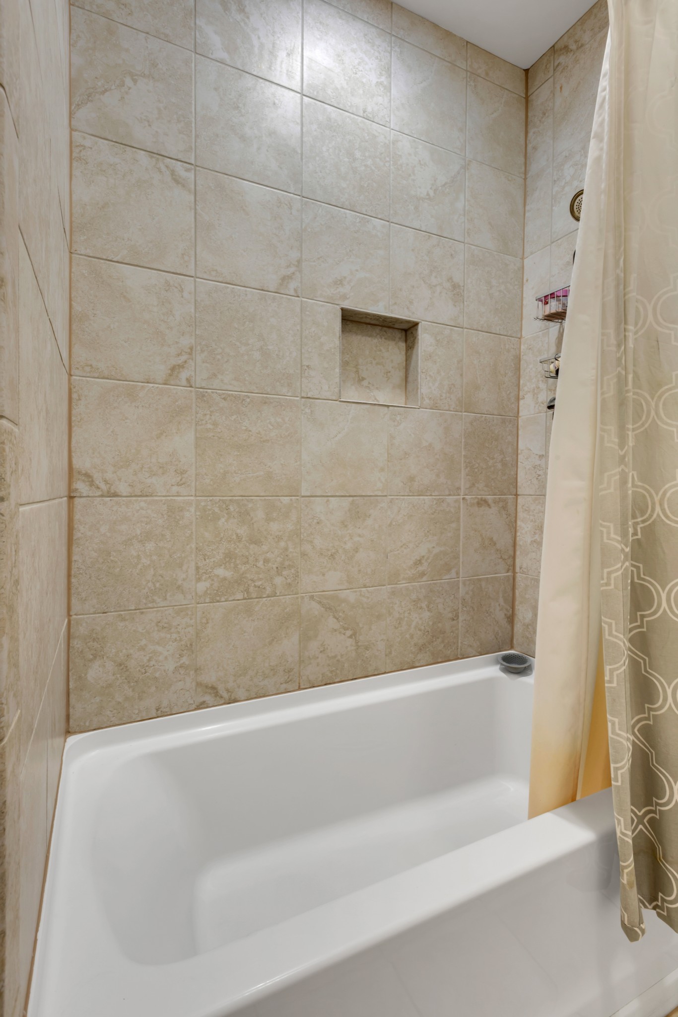 Brentwood, Tennessee 37027, United States, 6 Bedrooms Bedrooms, ,6 BathroomsBathrooms,Residential,Pending,127792