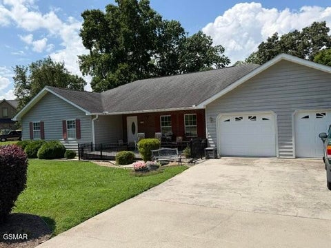 Photo of 309 Riverdale Drive, Sevierville, TN 37862 (MLS # 3322432)