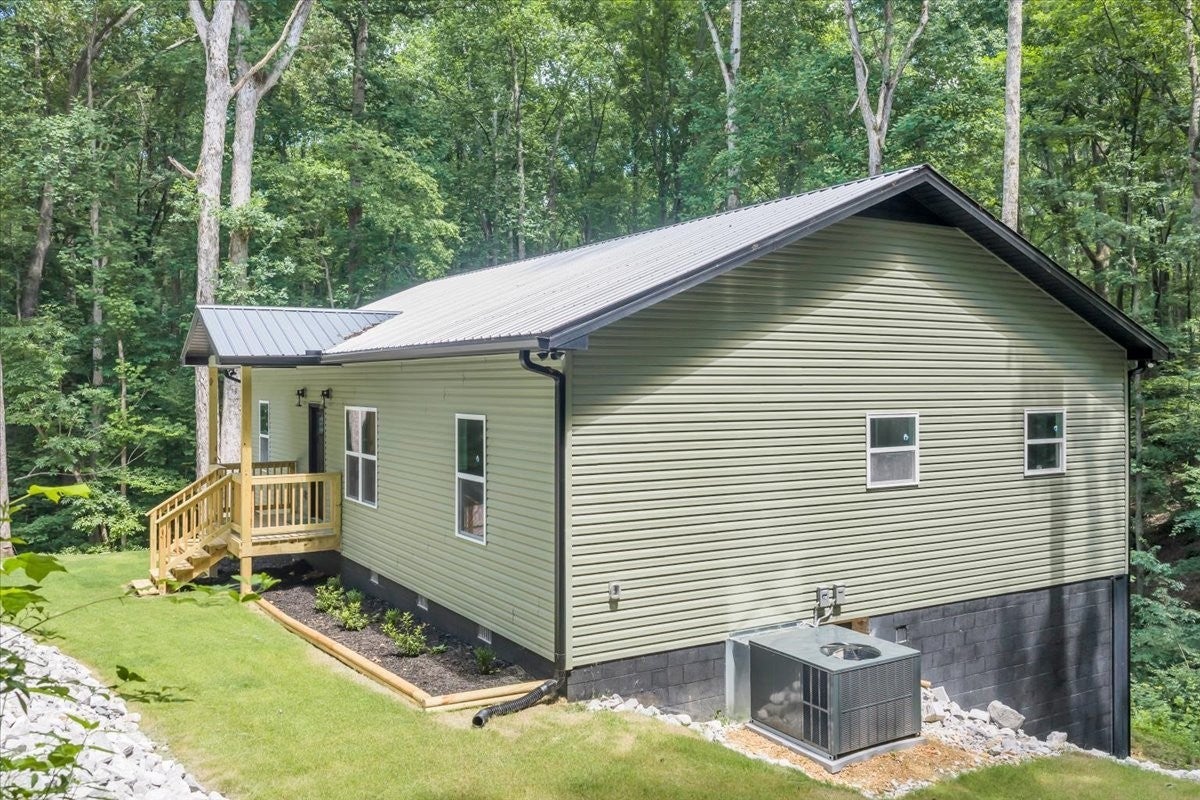 226 Woodland Way