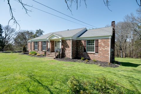 310 Glendale Dr Pulaski TN 38478