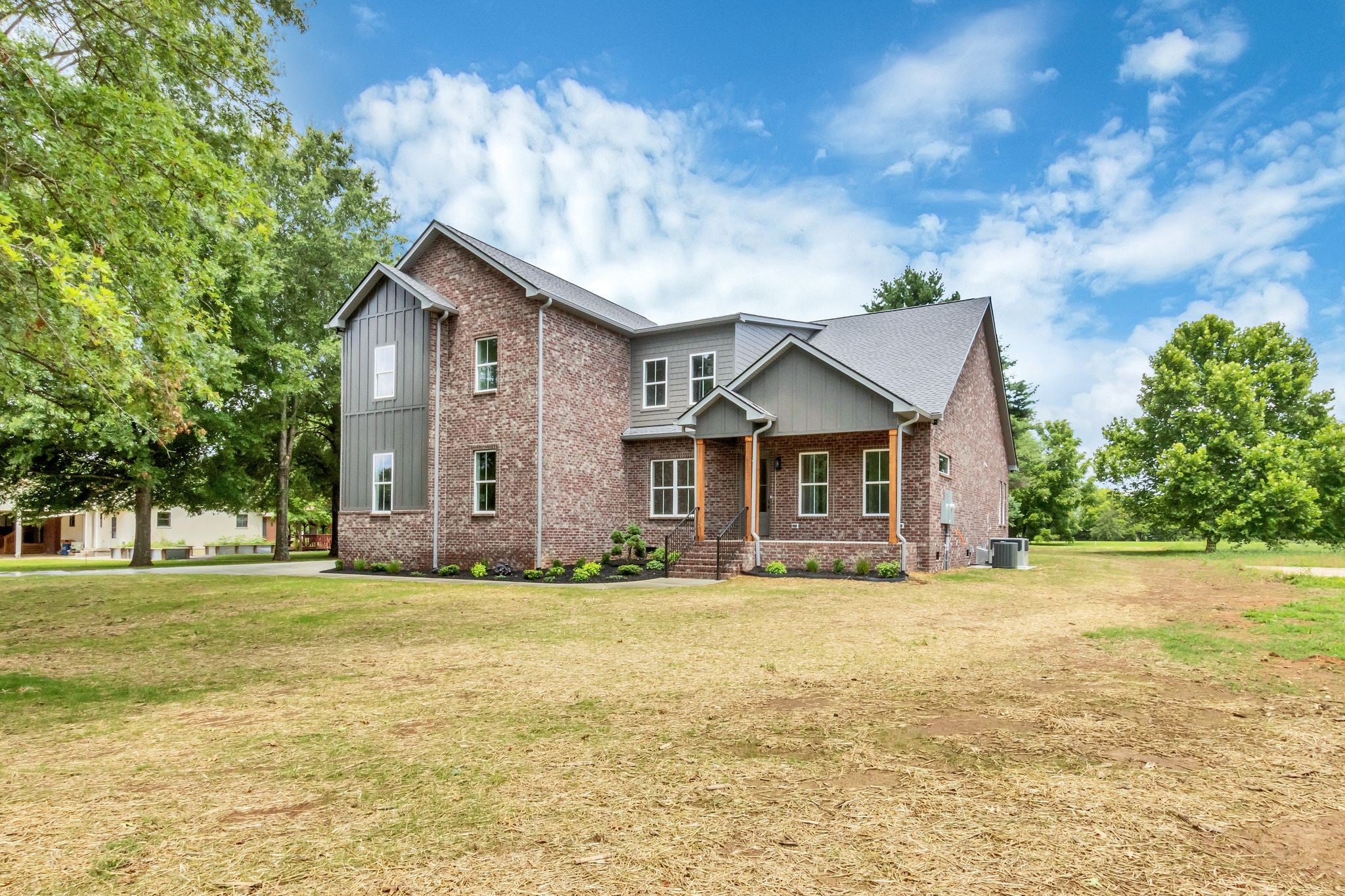 105 Arkow Ln