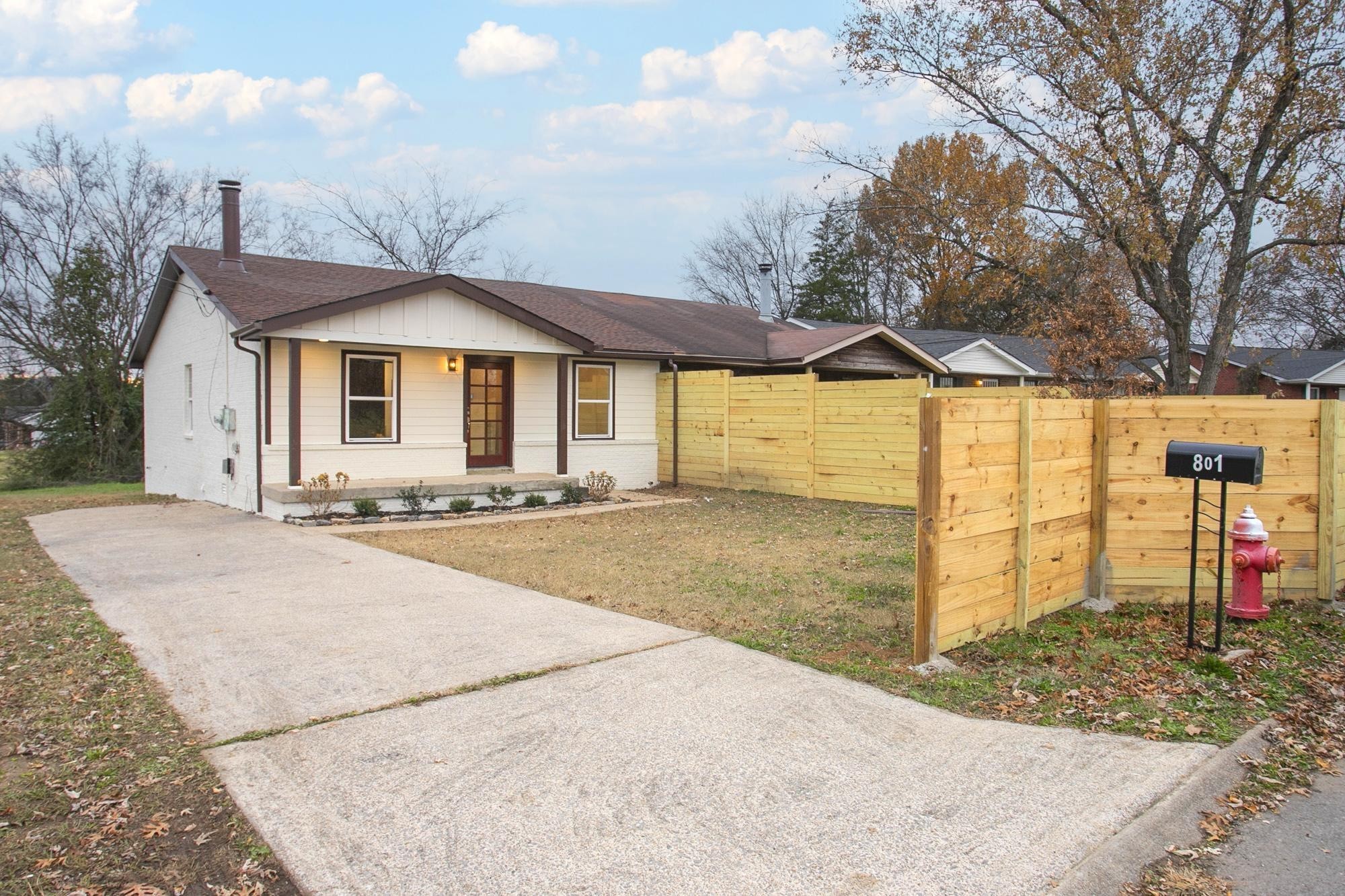 801 Charlie Pl