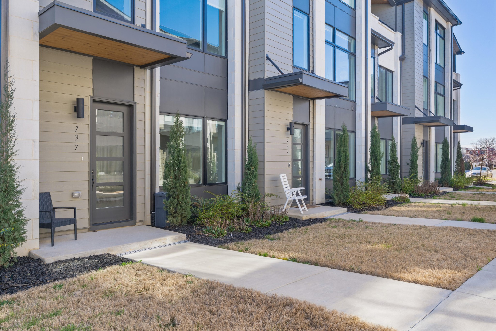 737 Burnside Place