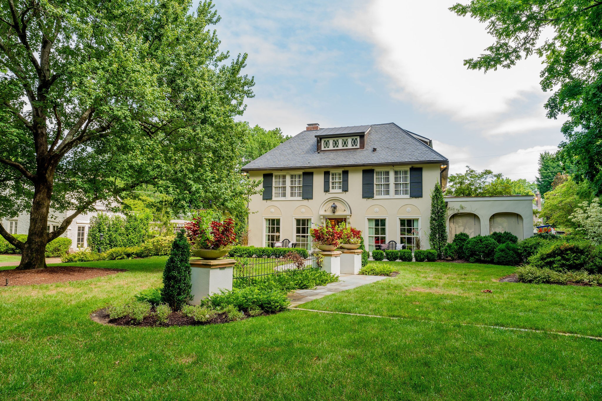218 Deer Park Dr