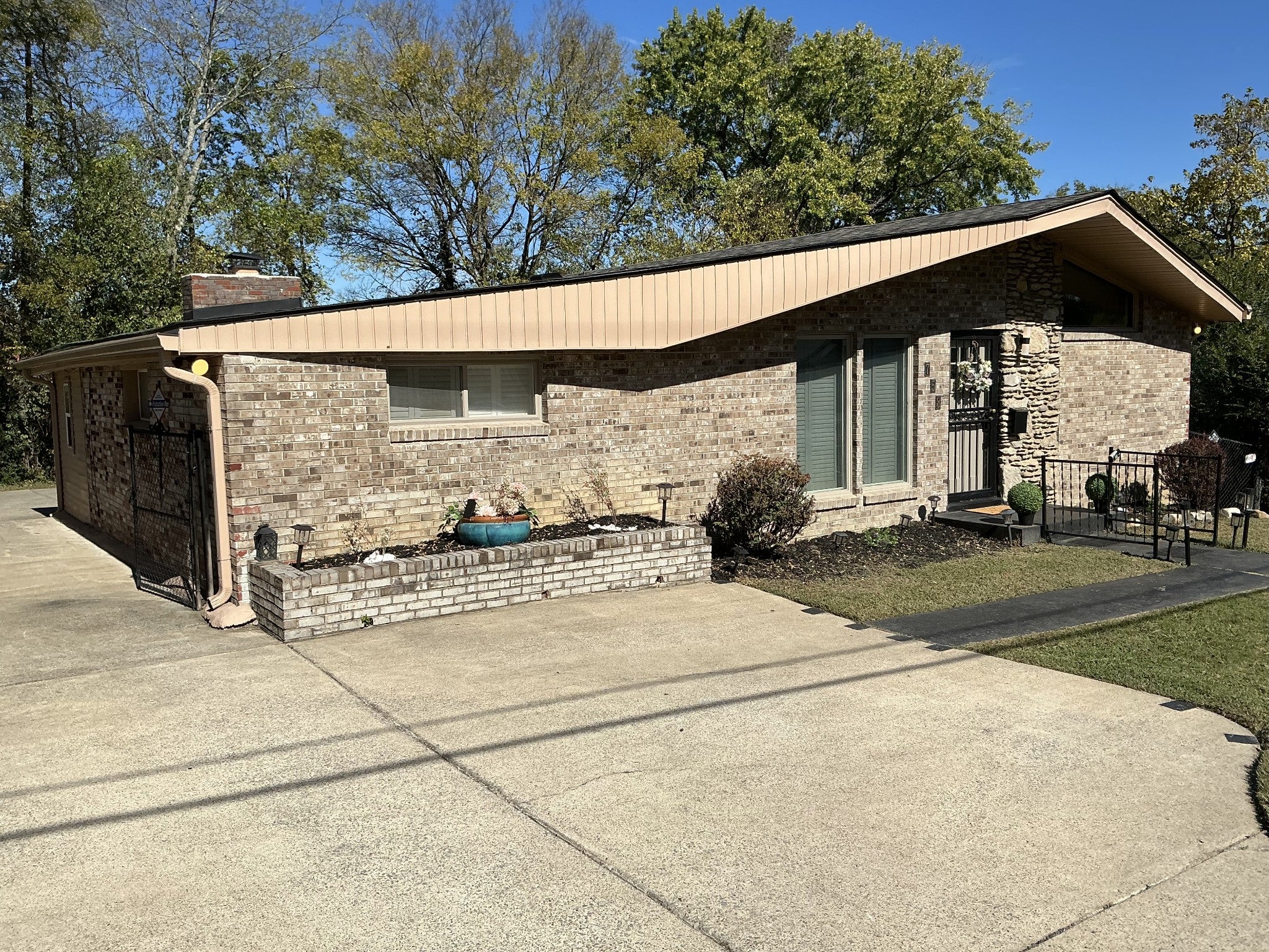 758 Moormans Arm Rd