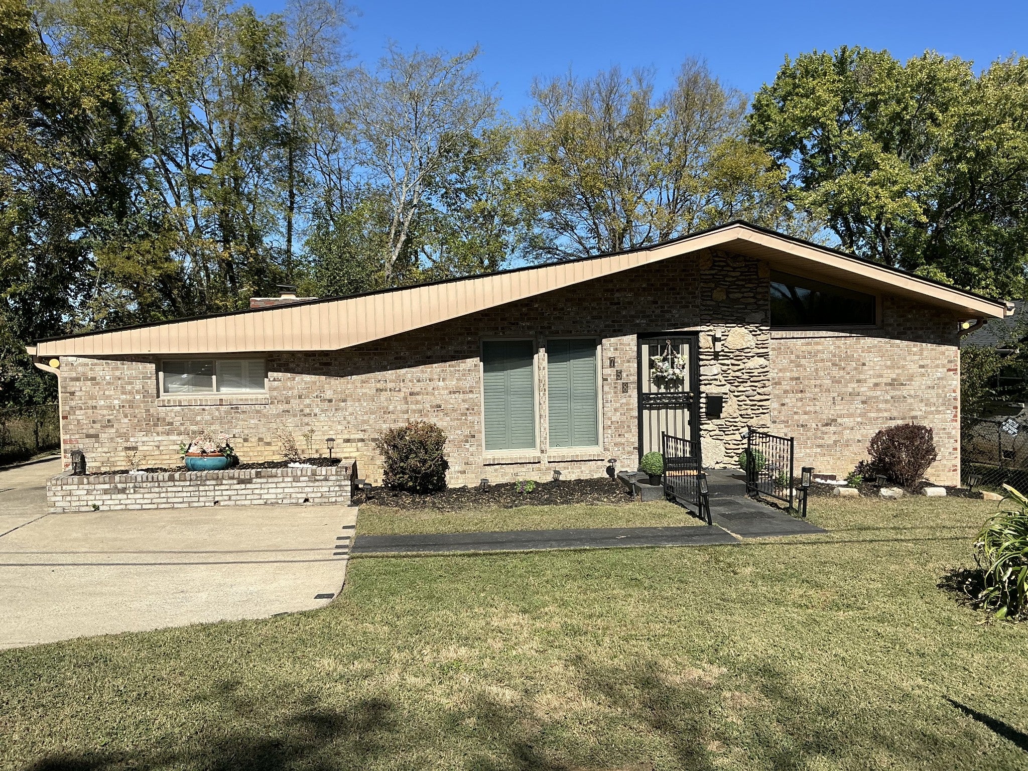 3-bed listing at 758 Moormans Arm Rd, Nashville