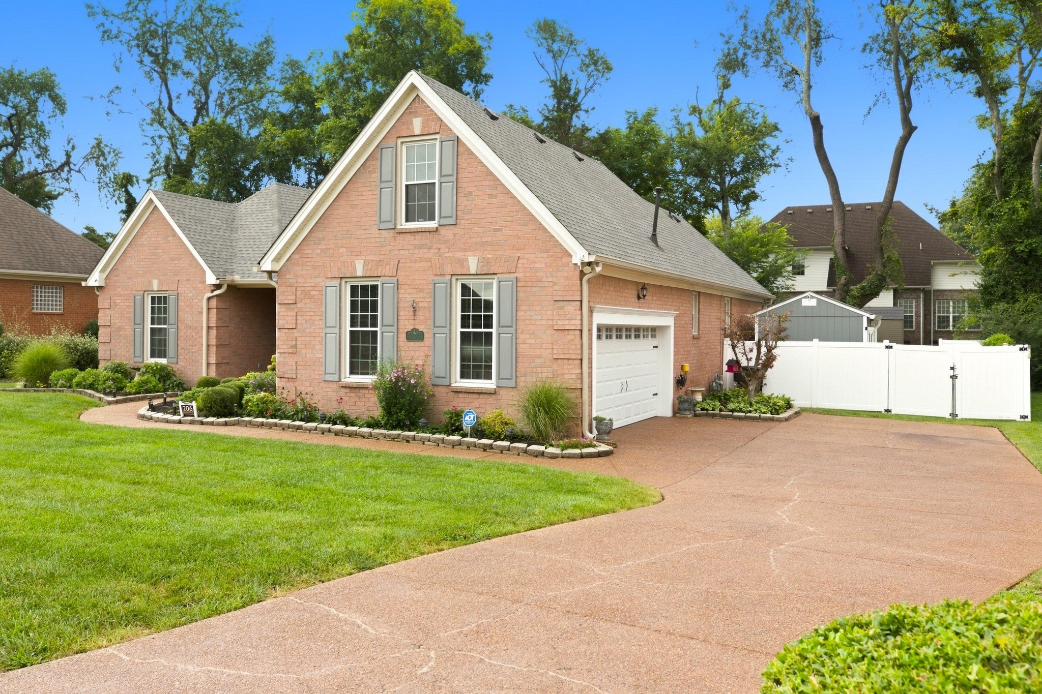 206 Savannah Rdg