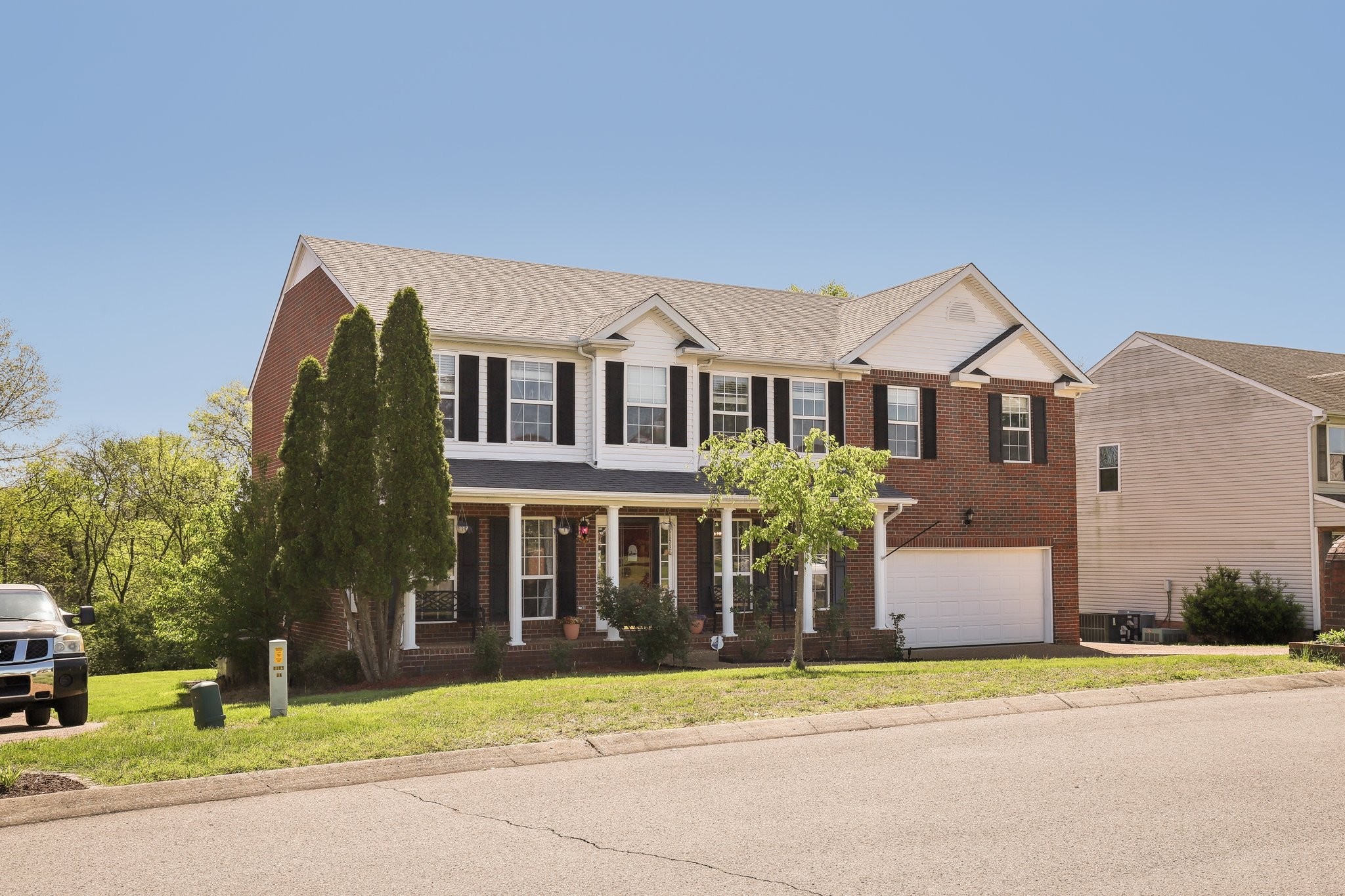 4633 Brown Leaf Dr