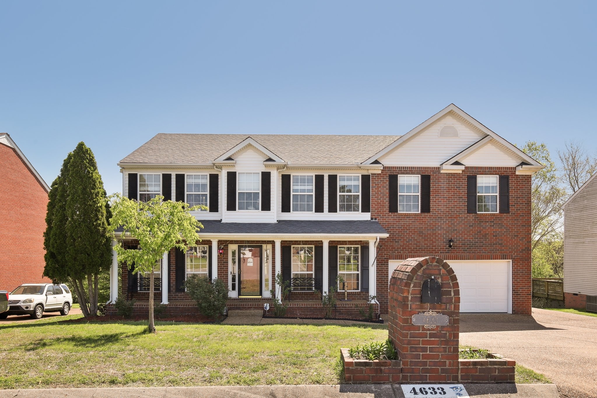 4633 Brown Leaf Dr