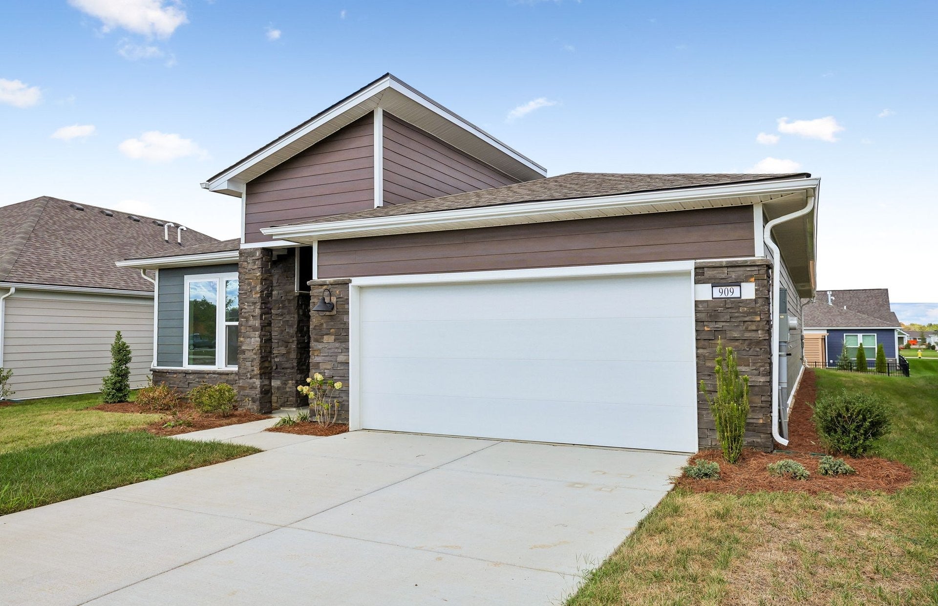 909 Bur Oak Road