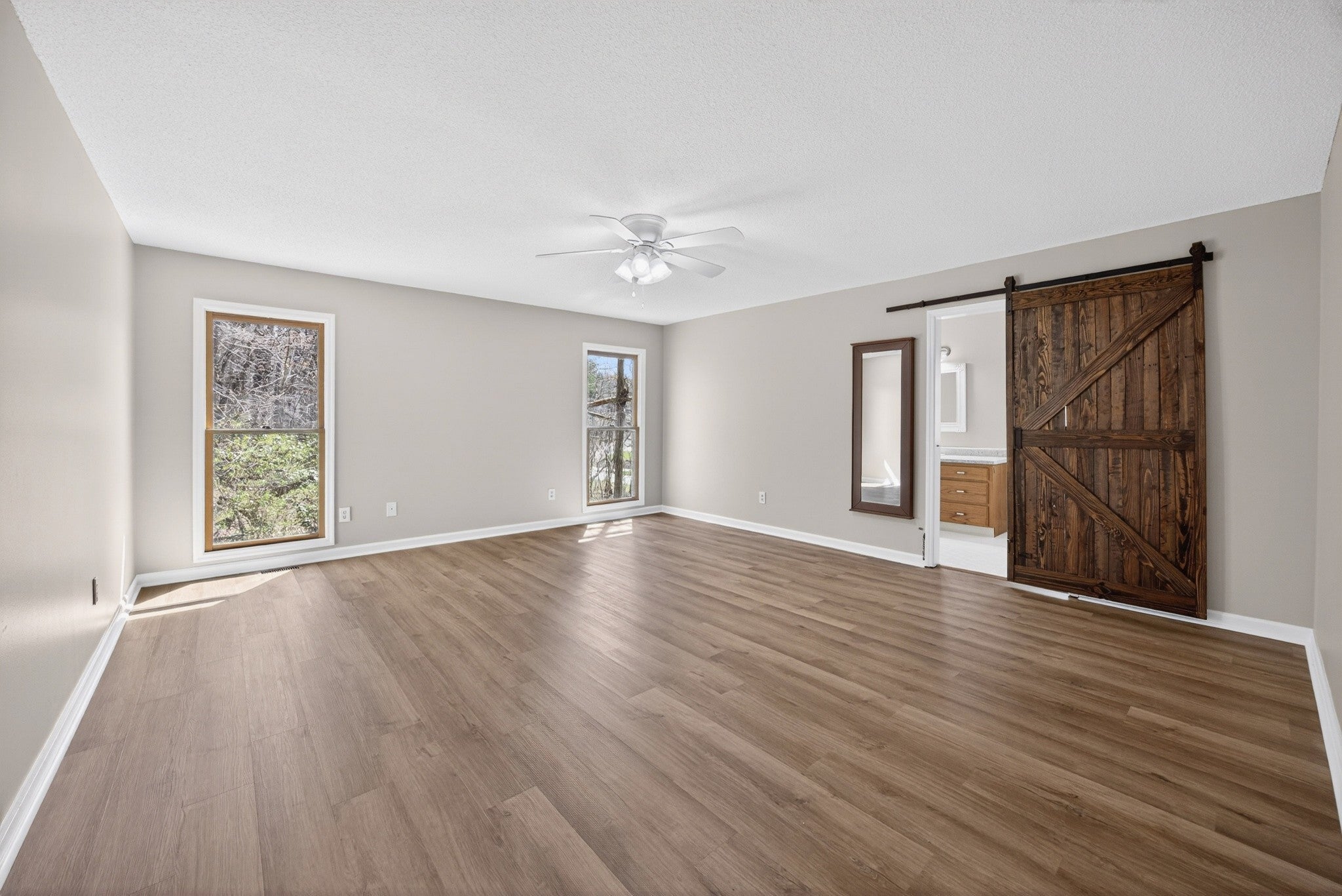 204 Meadowview Dr