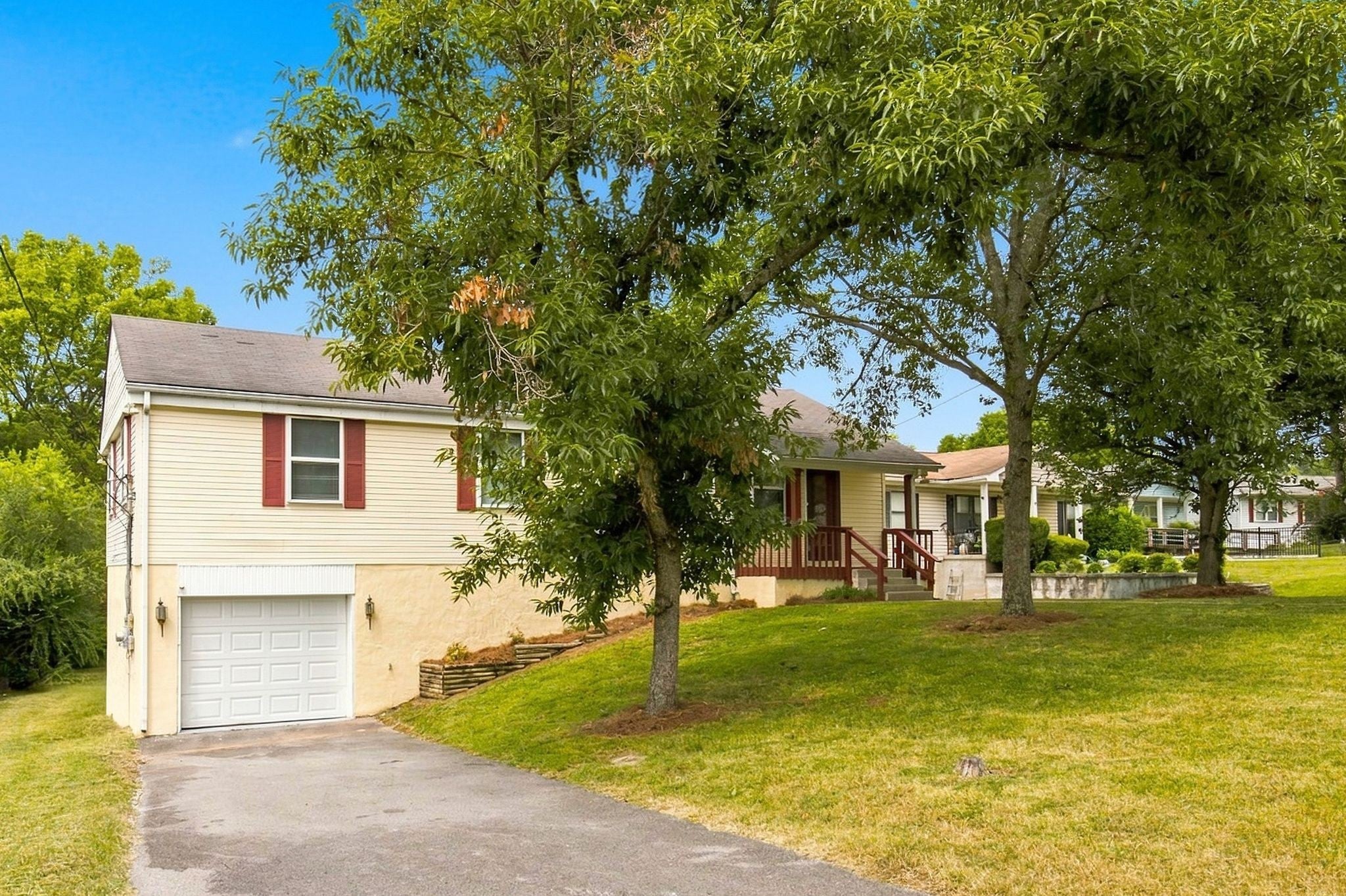 2825 Airwood Dr