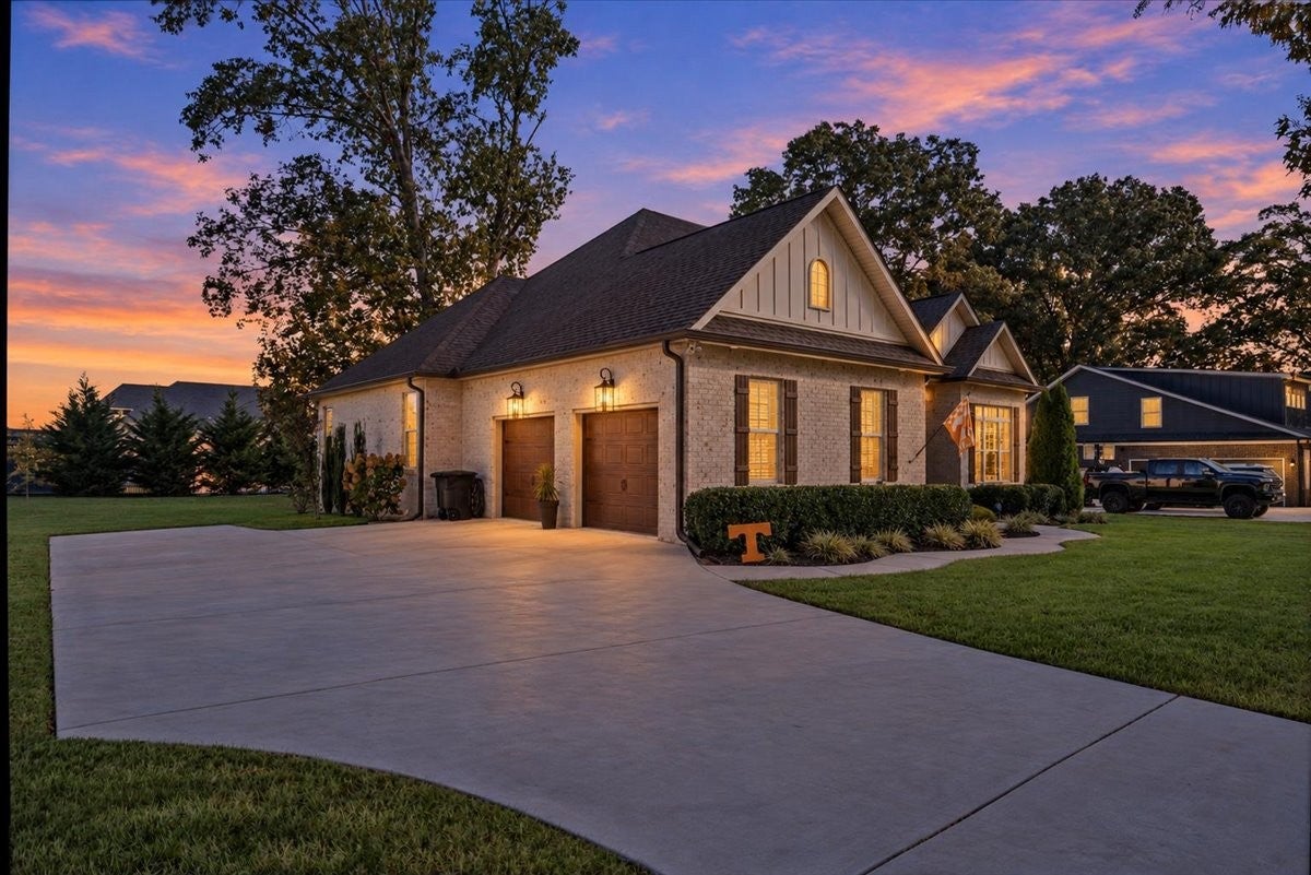 612 Lexington Cir