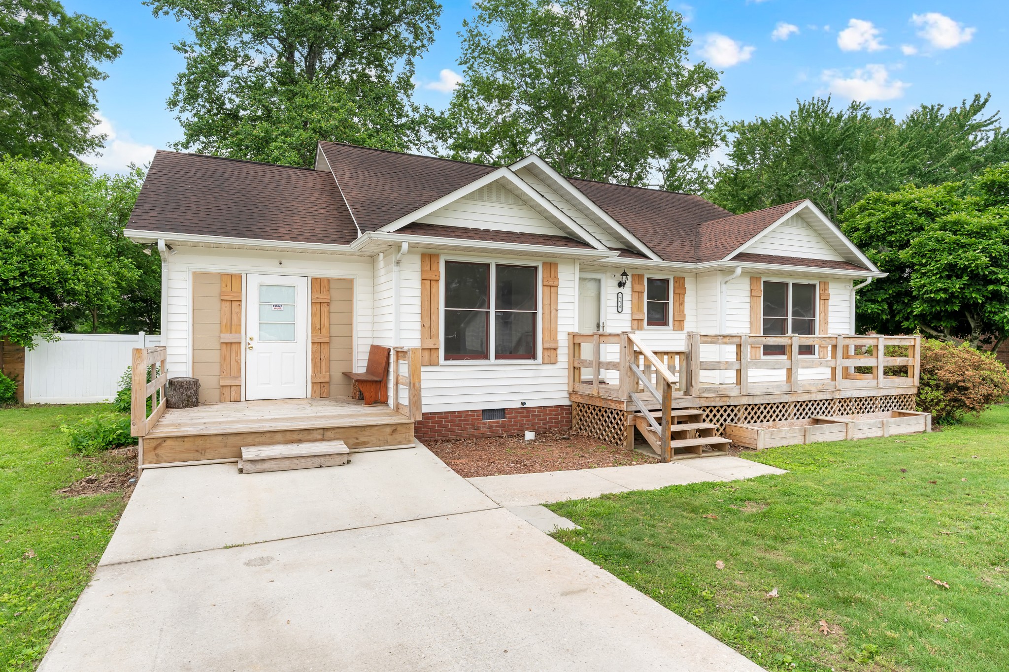 114 Bradbury Ct