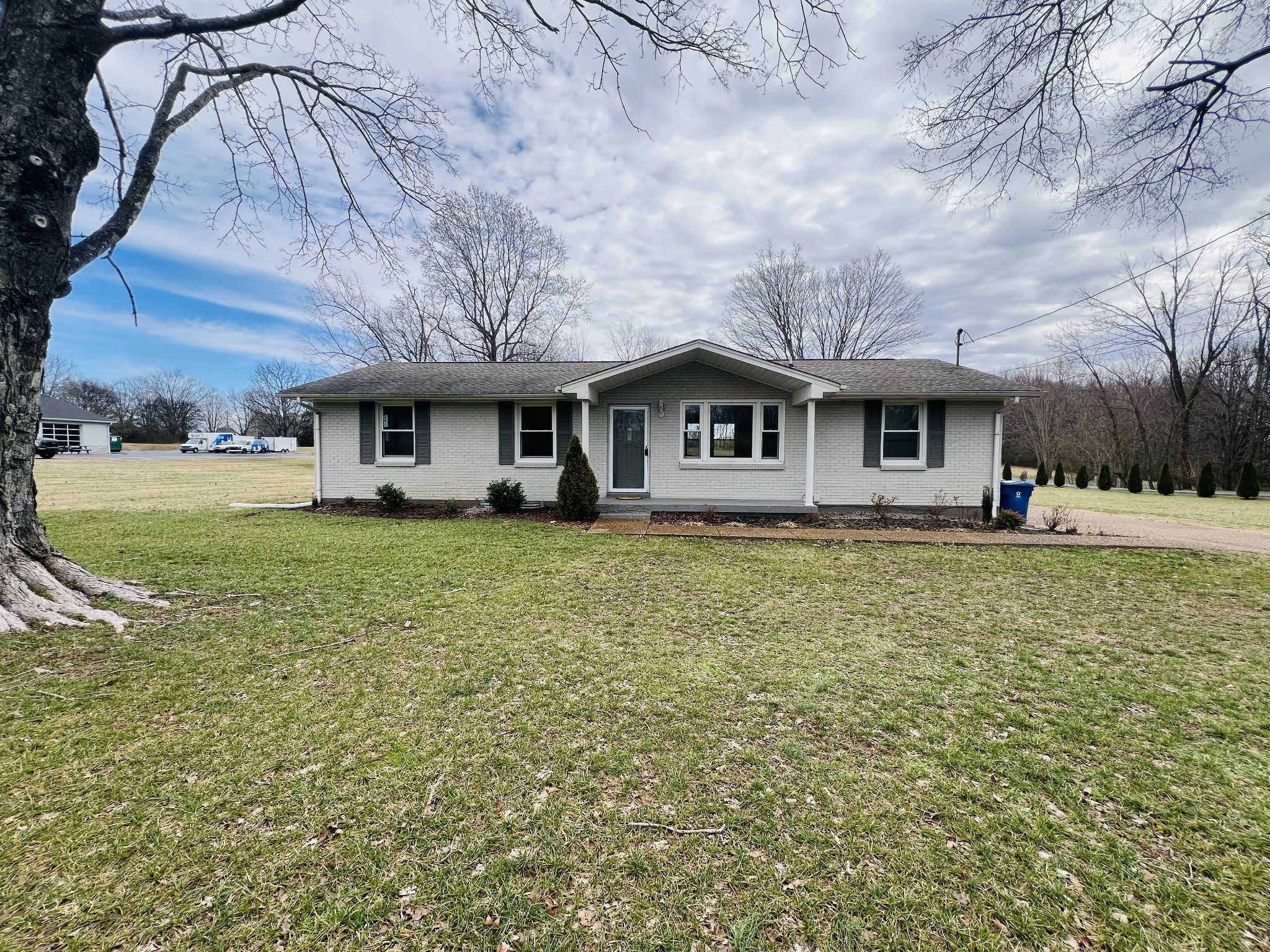 170 Old Highway 31 W