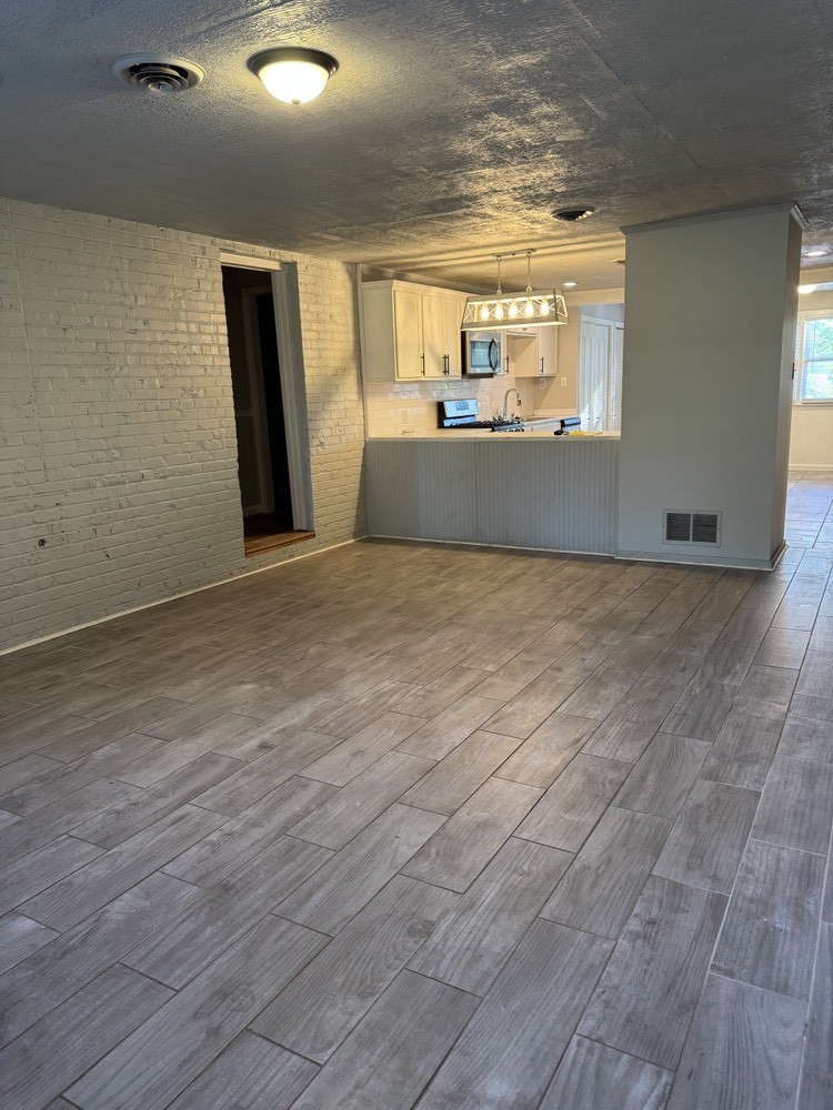 520 College St Unit 2