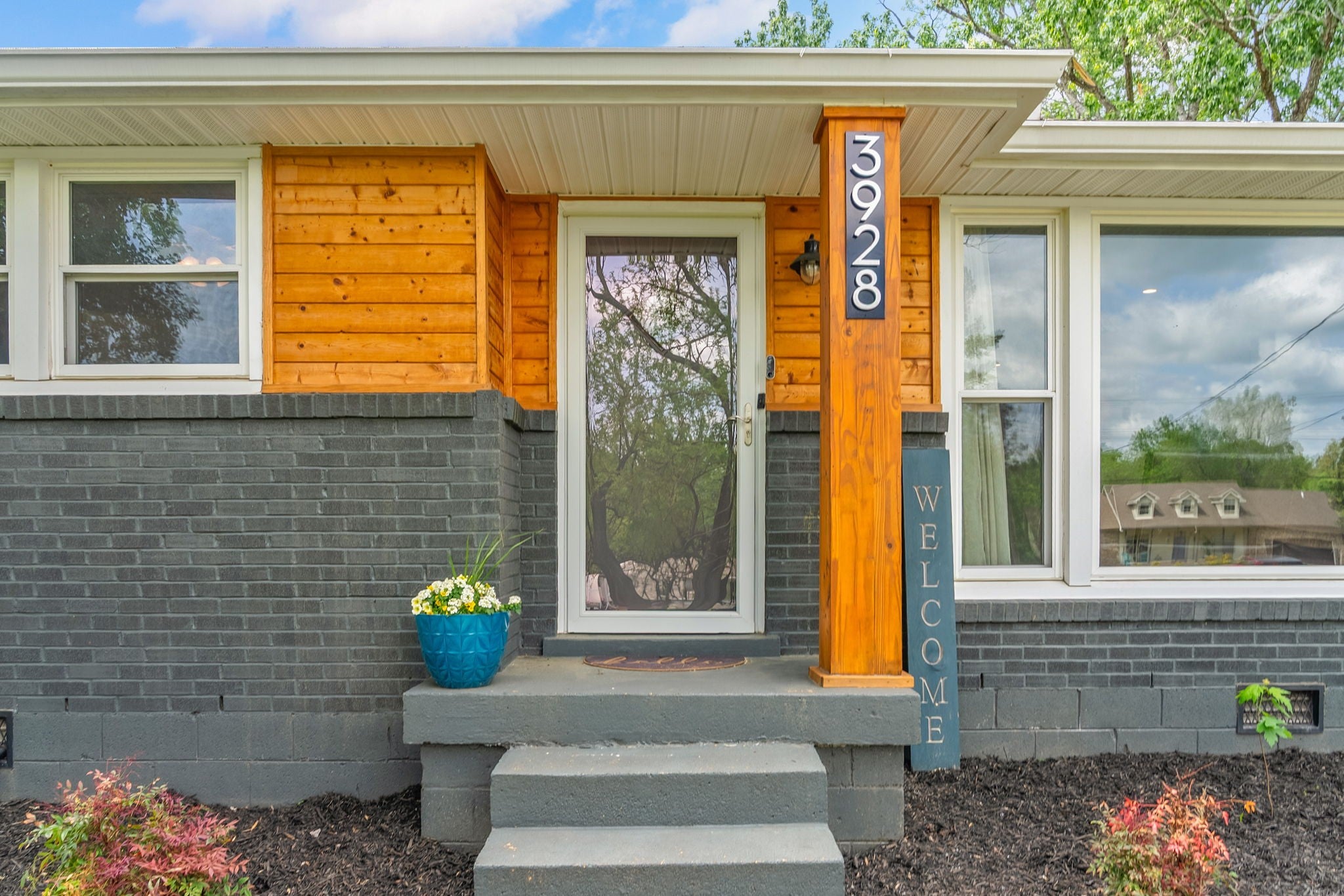 3928 Stilton Dr, Nashville TN 37207 3-bed home, photo 4 of 30