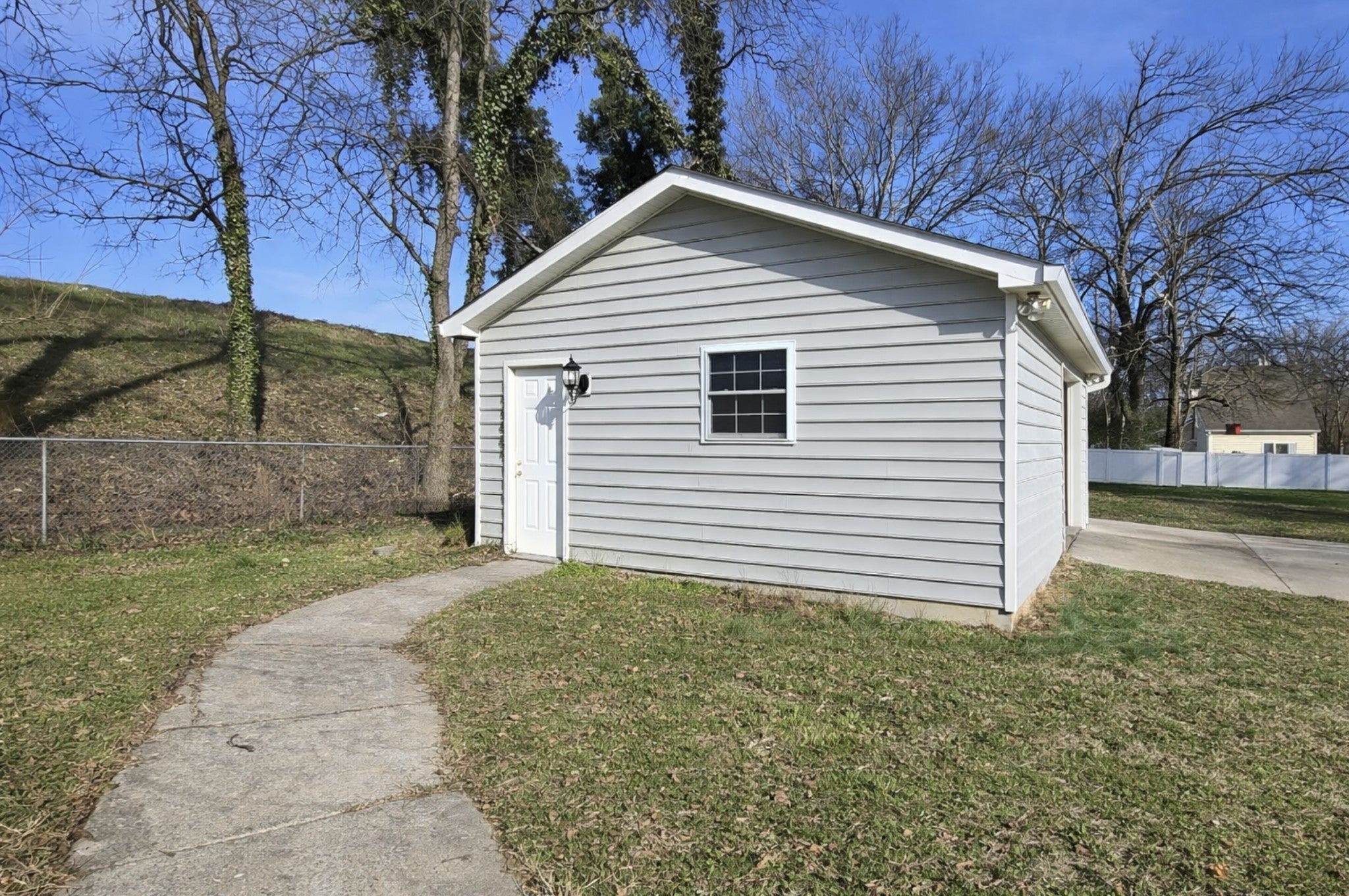 1609 West Rd