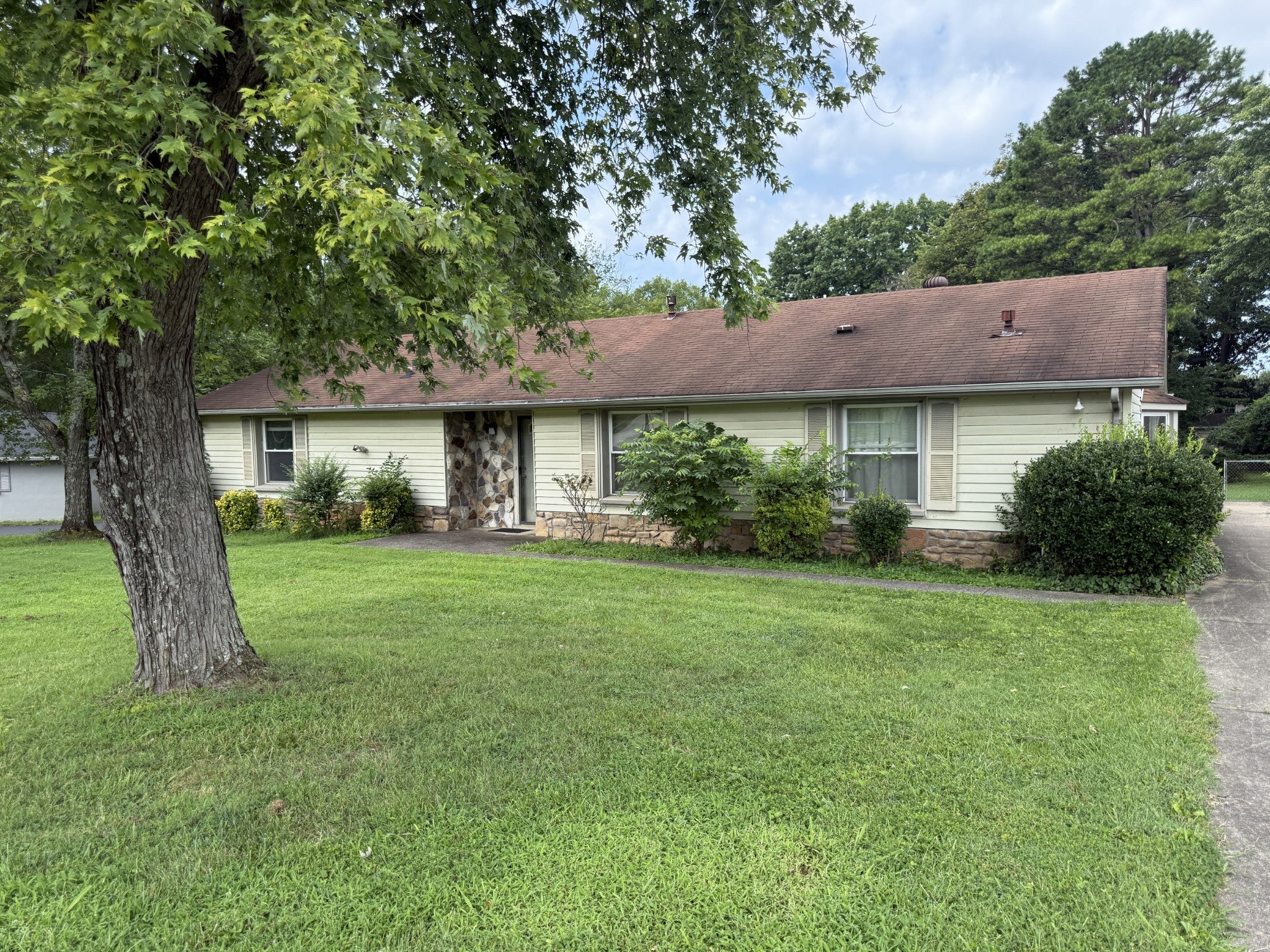 317 Pioneer Dr