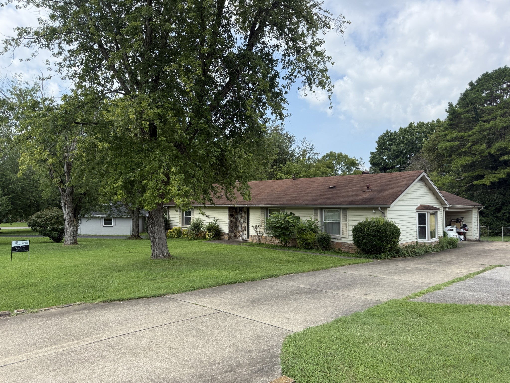 317 Pioneer Dr