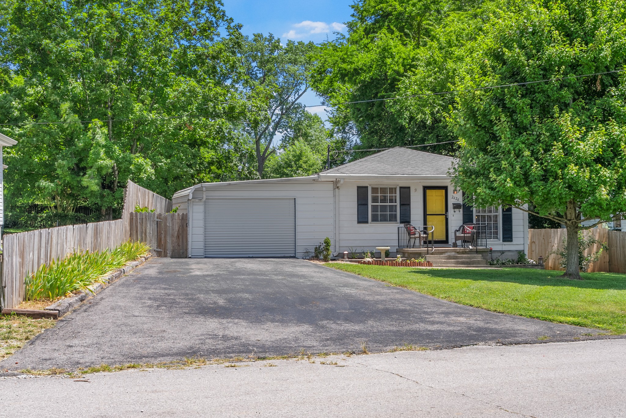 2626 Kenwood Dr