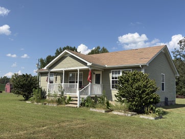 167 Robinson Ln Westmoreland TN 37186