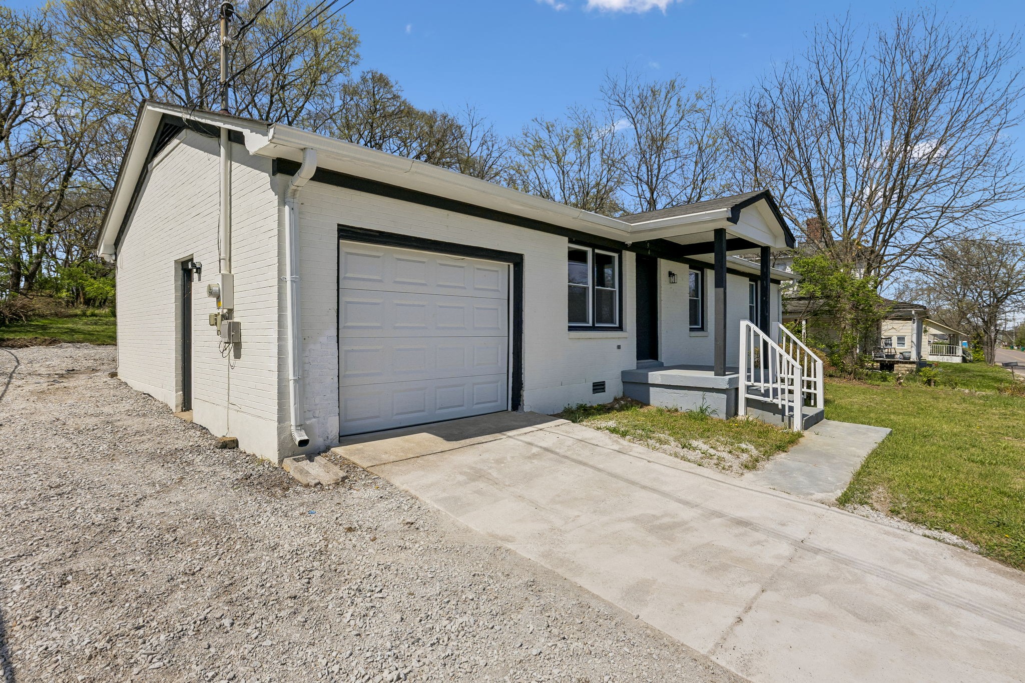 594 5th Ave N
