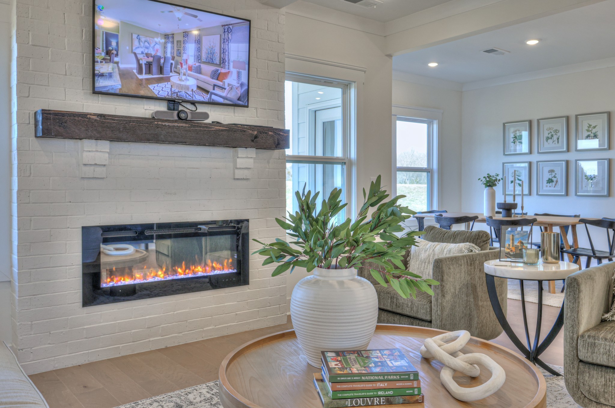 468 Triple Crown Cir