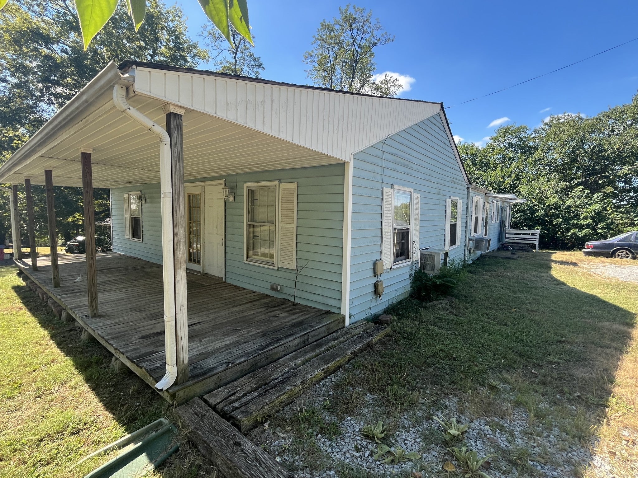 476 Circle Dr