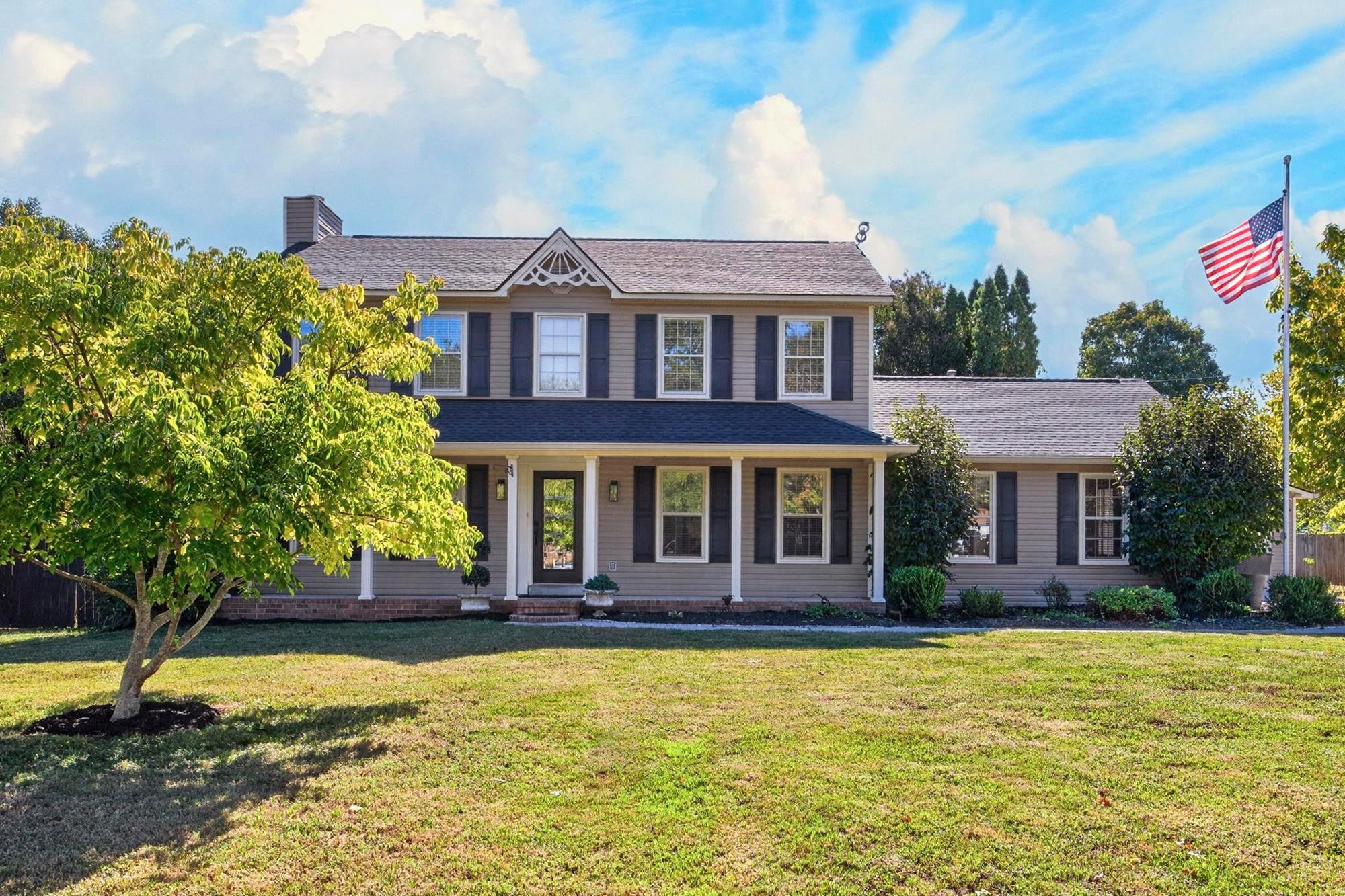2407 Riverstone Dr
