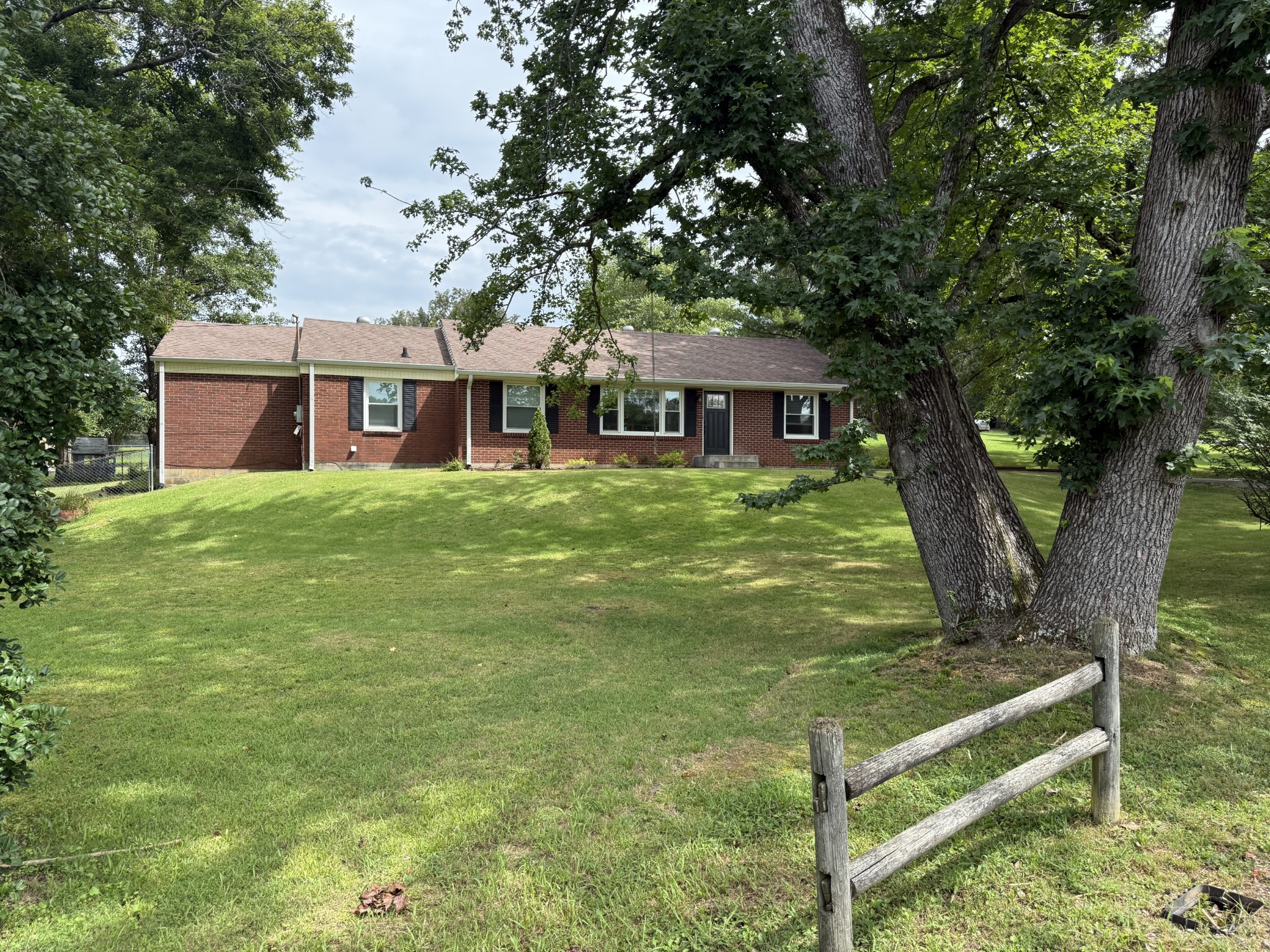 101 Lake Circle Dr