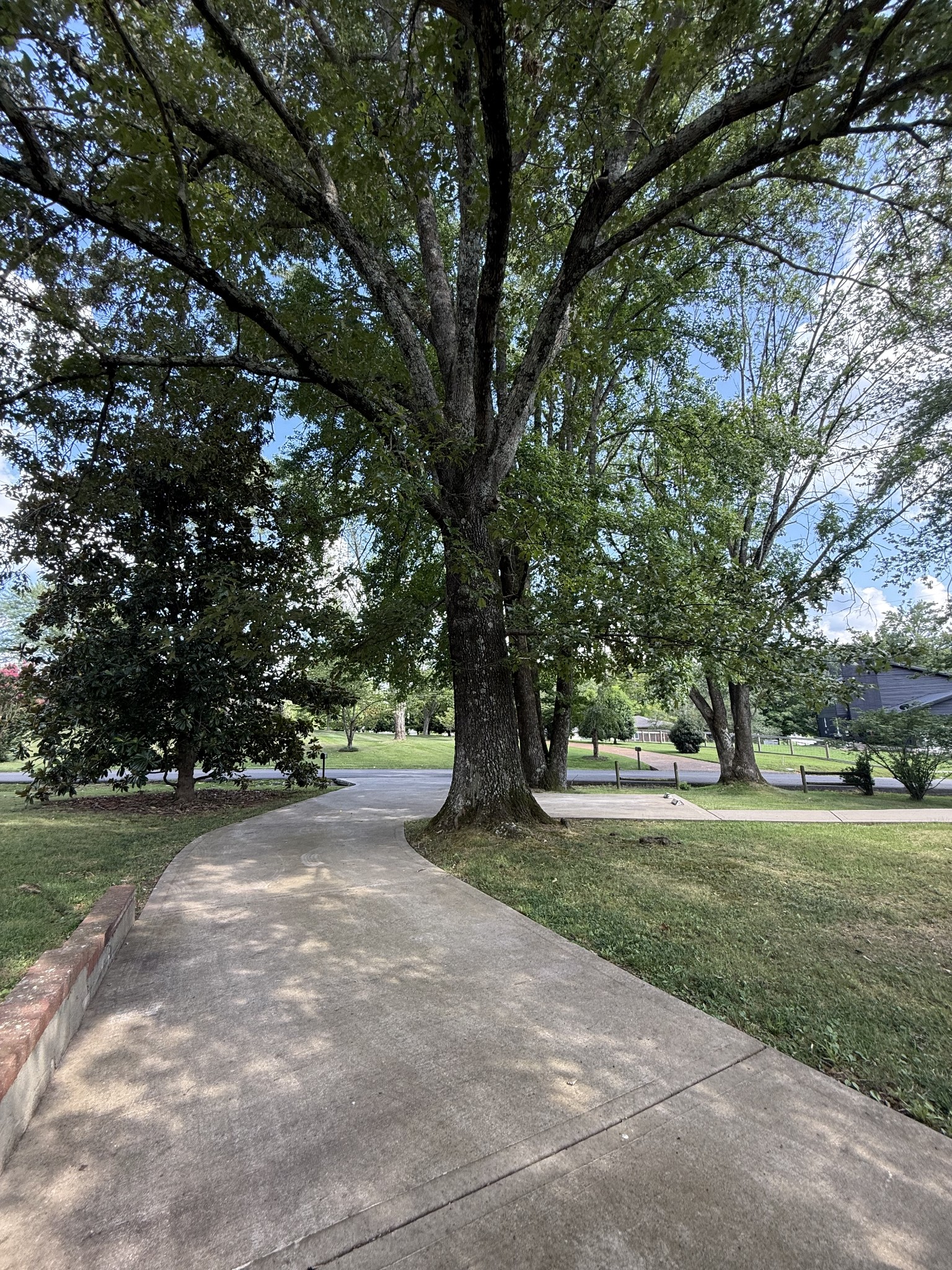 101 Lake Circle Dr
