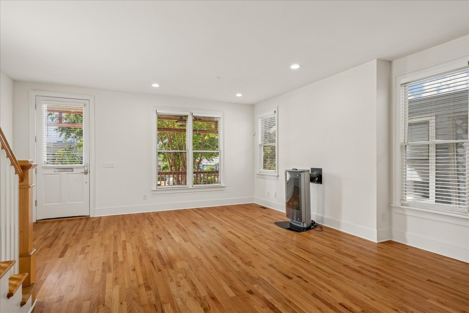 1320 7th Ave N