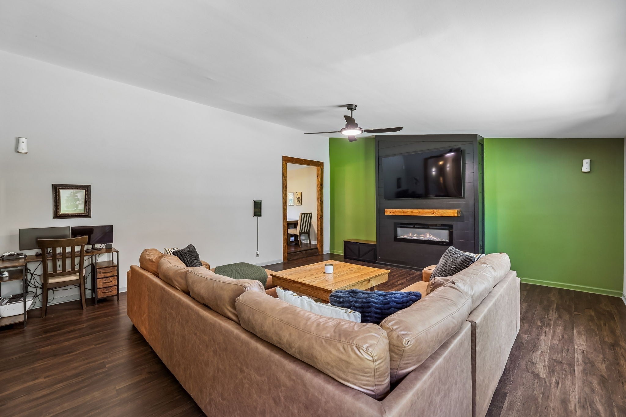 2078 Sears Roebuck Rd