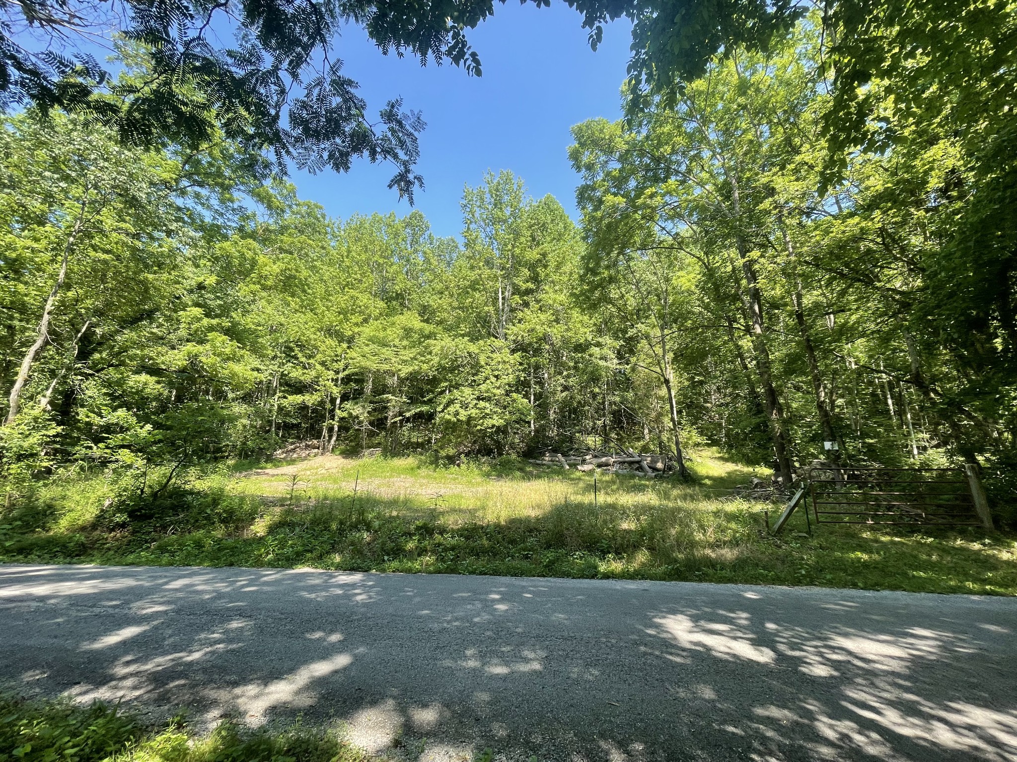 2400 Chicken Creek Rd