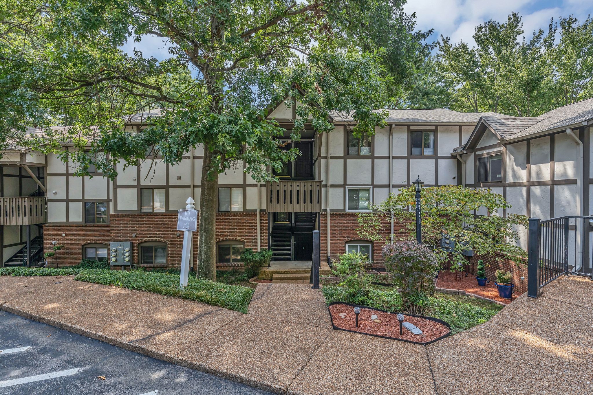 5304 Edmondson Pike 1