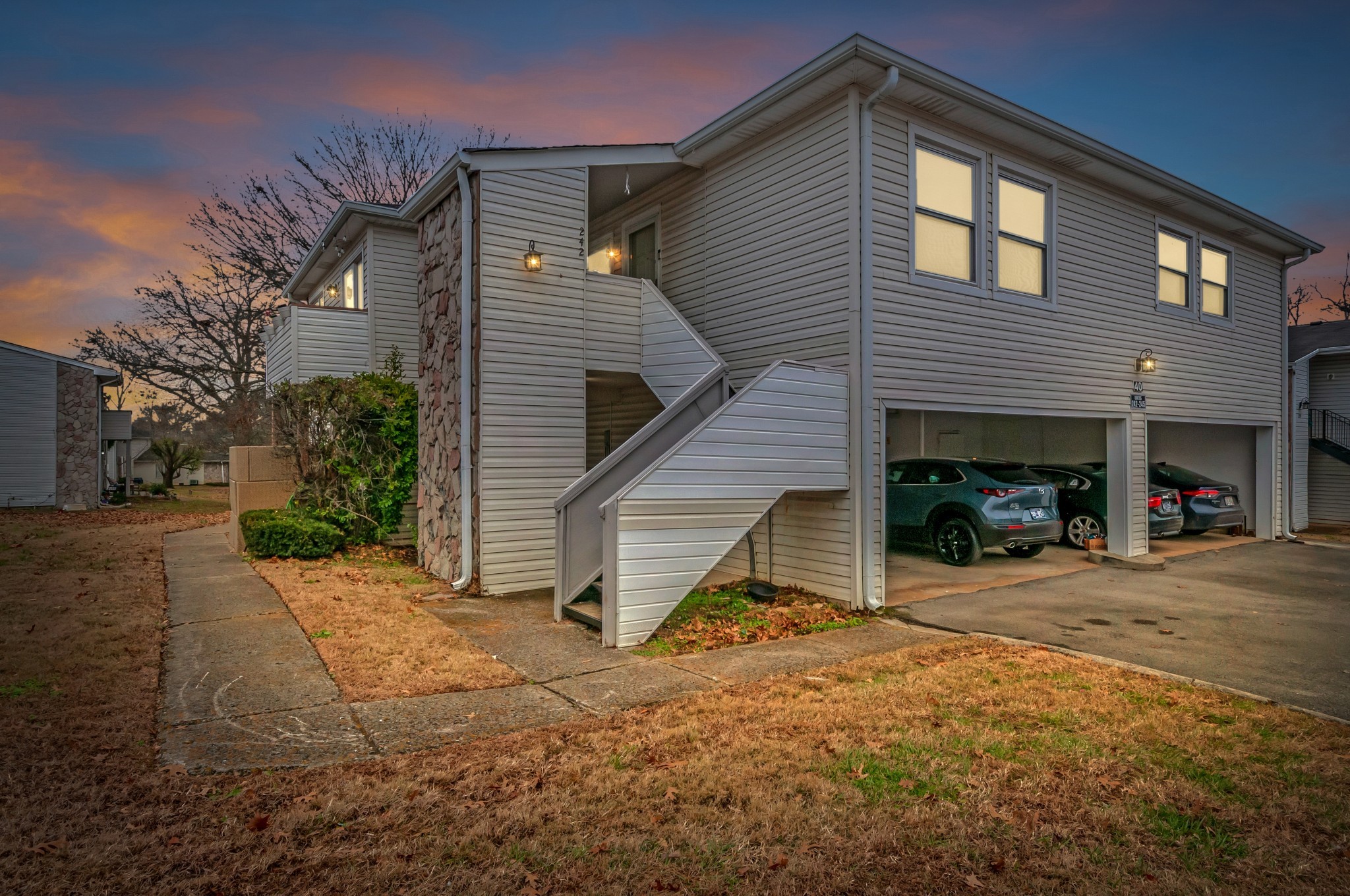 810 Bellevue 242