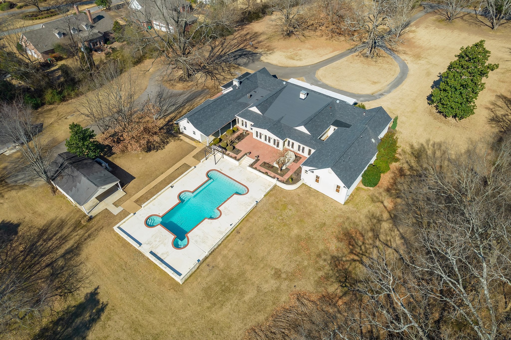 222 Country Club Ln