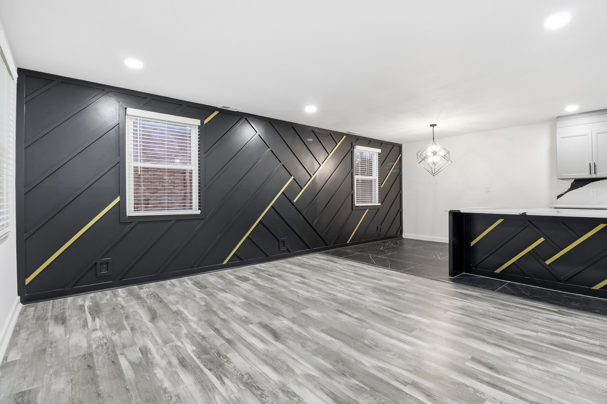 601 Huntington Pkwy