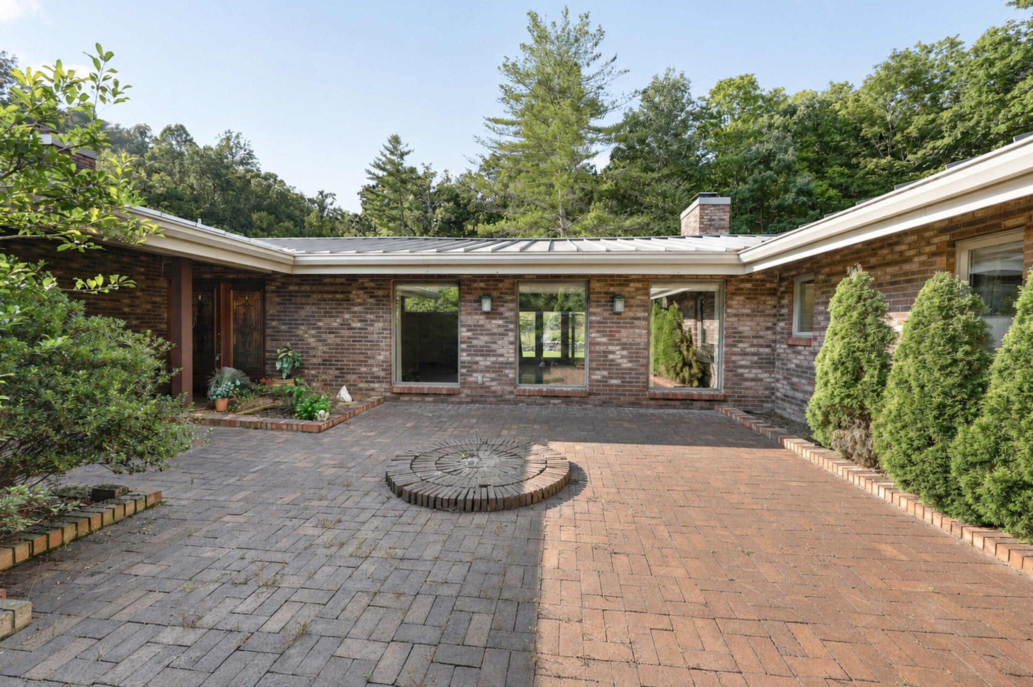 8100 Charlotte Pike