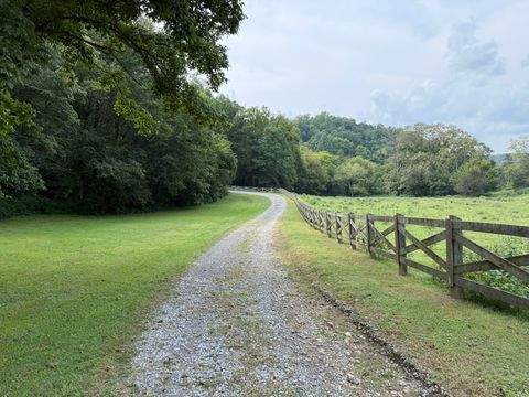 415 Windy Poplar Ln Woodbury TN 37190