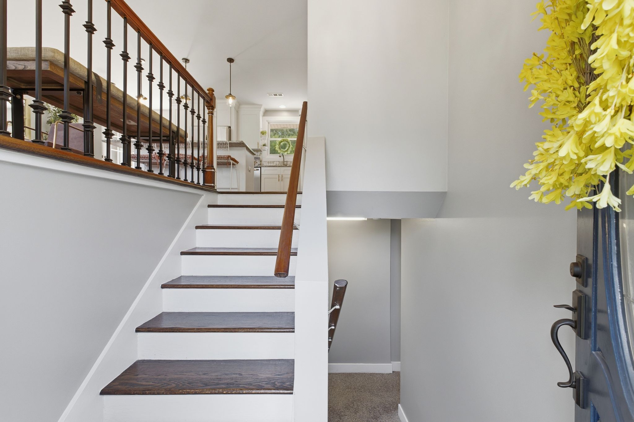 124 Chippendale Dr