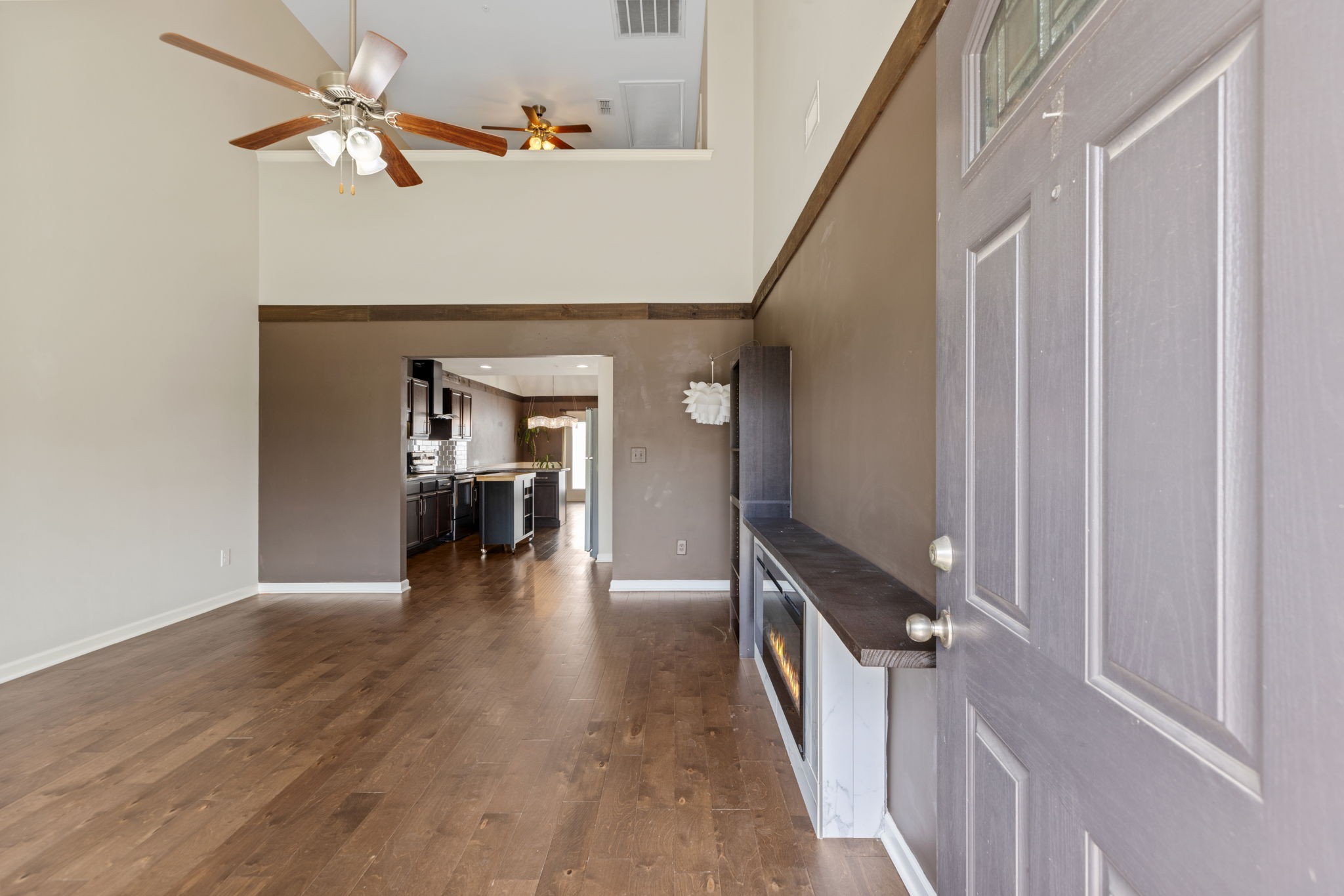 4022 Commons Dr