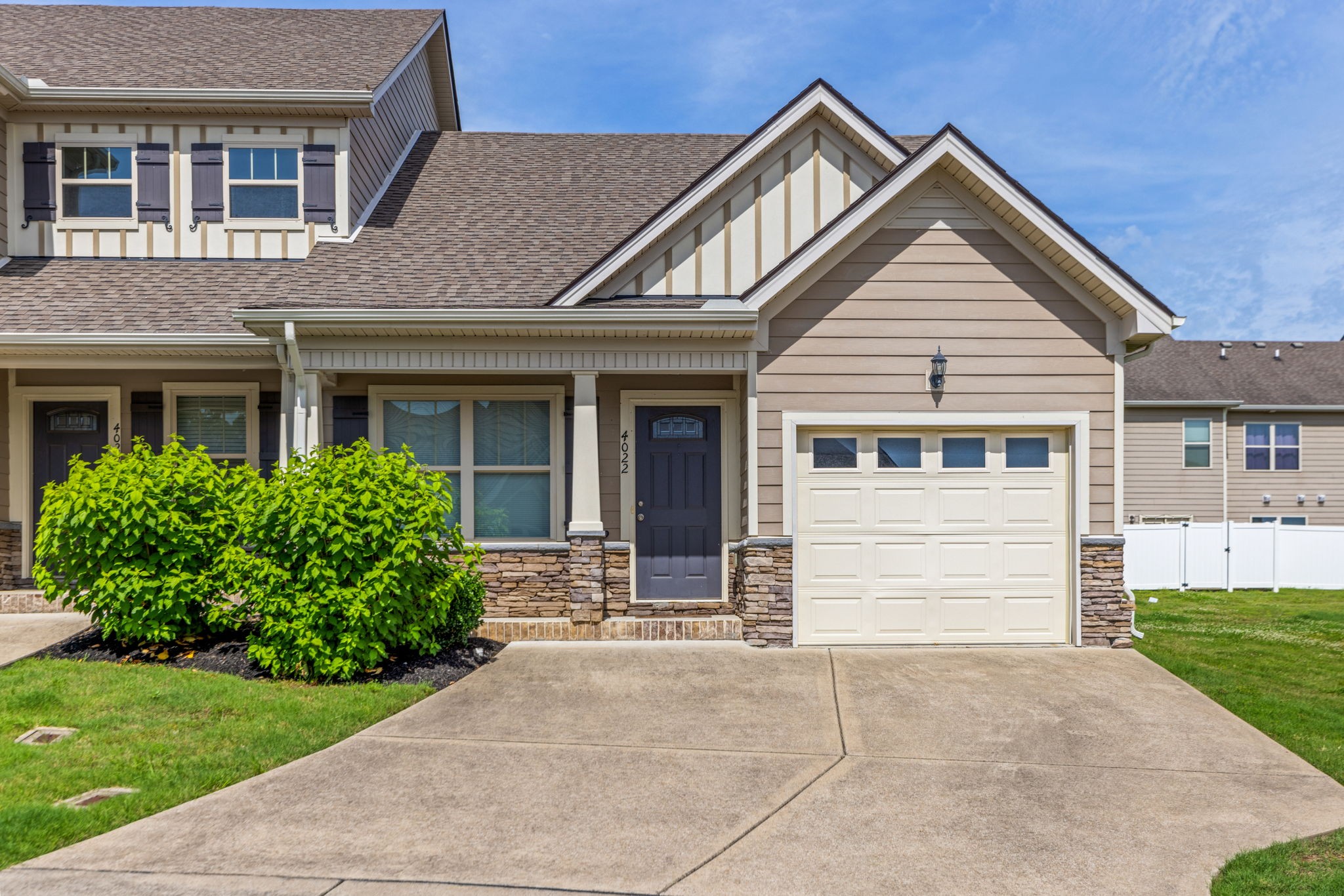 4022 Commons Dr
